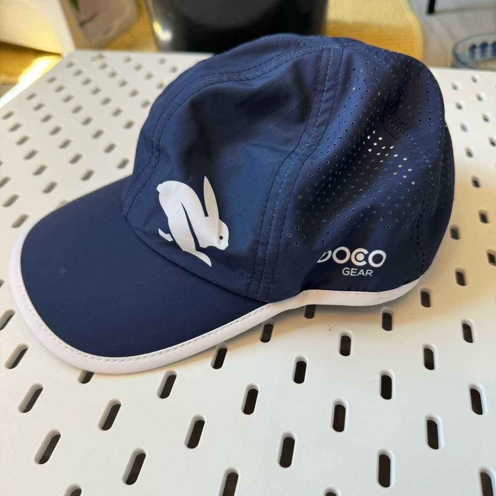 NWOT Rabbit Boco elite hat navy osfa